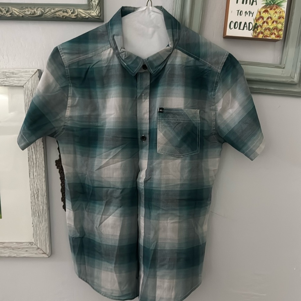 Boys button up short sleeve shirt Size large 14